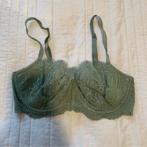 Victoria's Secret • Dream Angels Push-Up Without Padding - 34DD